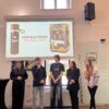 Tým studentů prezentuje projekt Kofola Point během Ideathonu 2026 před publikem a porotou